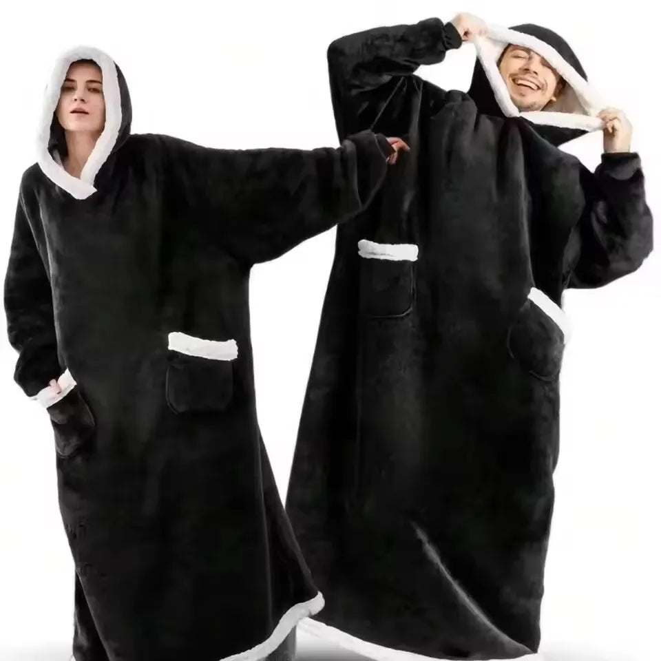 Long Wearable Fleece Blanket – Oversized Comfort with Sleeves