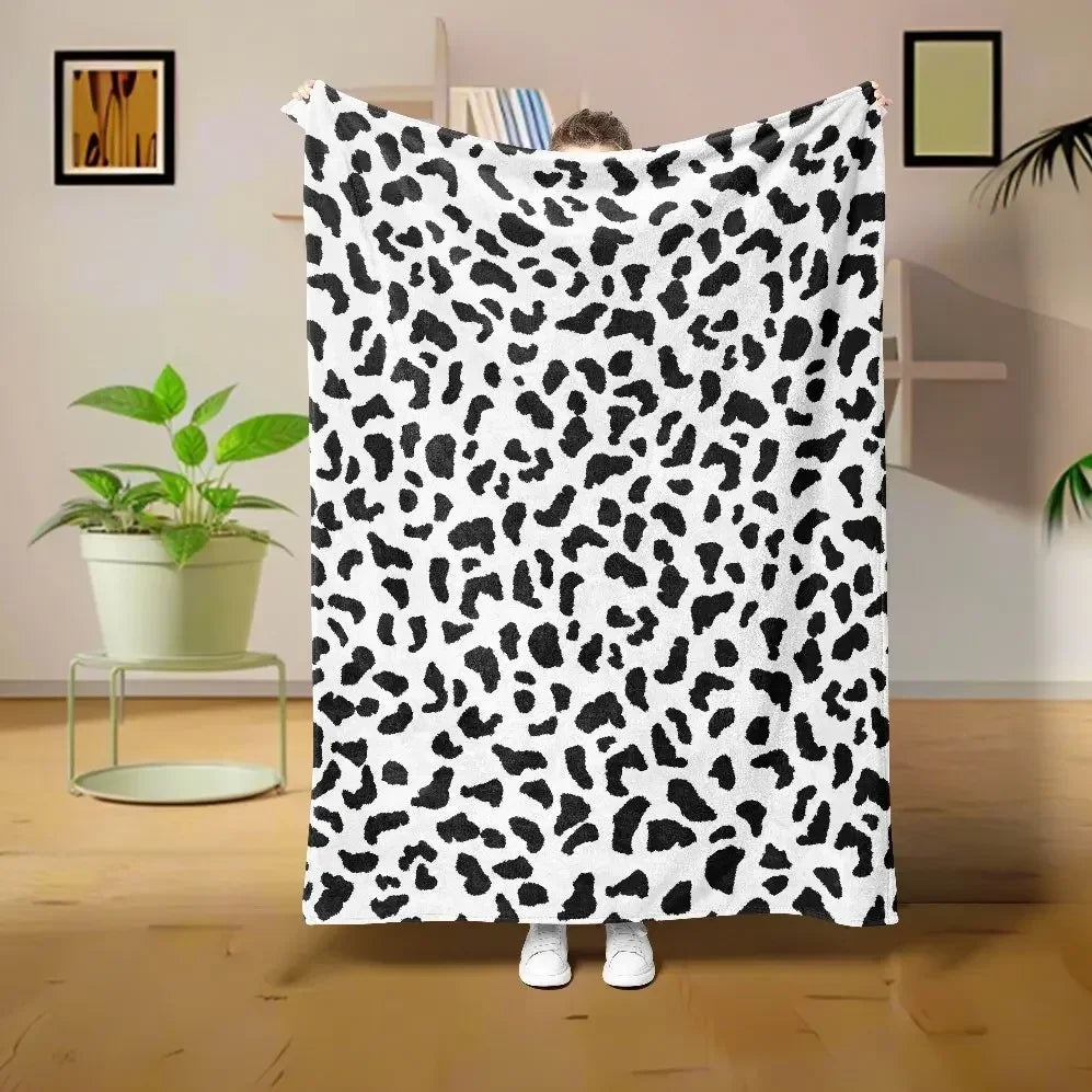 Heart Print Flannel Throw Blanket – Super Soft Plush Love Print for Bed, Sofa & Travel