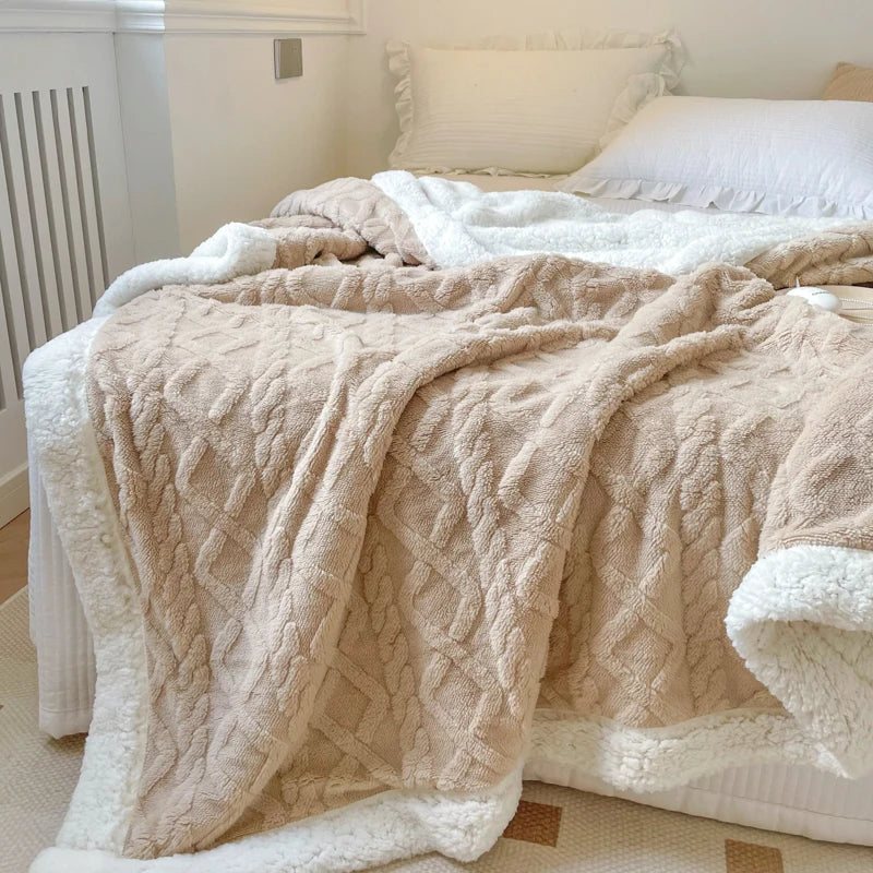 Double-Layer Fleece Blanket – Plush Sofa & Bed Comfort