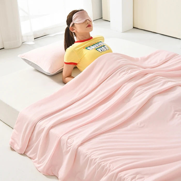 Ice Silk Cooling Blanket – Lightweight Smooth Summer Comforter, Twin & King, Air Condition Quilt