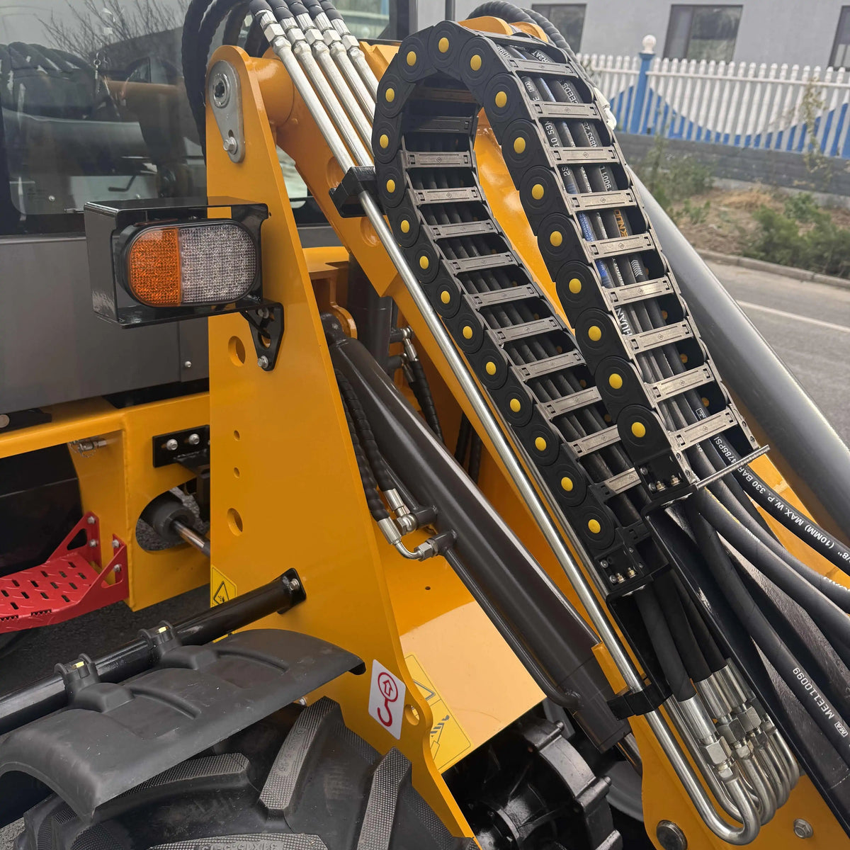 Nicosail Telescopic Arm Wheel Loader – 1 to 2.5 Ton Compact Construction Loader with Cab