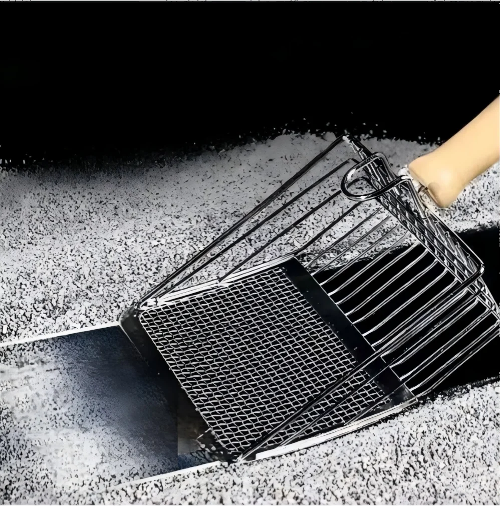 Stainless Steel Cat Litter Scoop with Wooden Handle