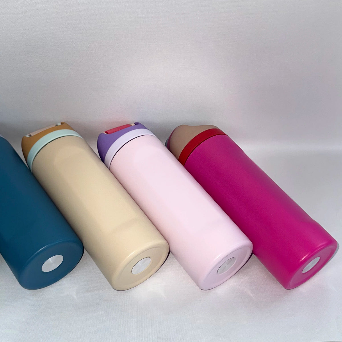 24oz Insulated Stainless Steel Sports Tumbler – Leak-Proof, BPA-Free Travel Cup with Silicone Base
