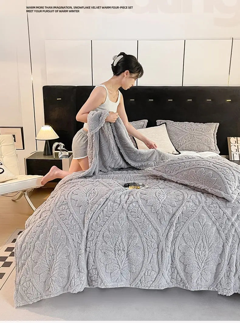 Floral Fleece Blanket – Plush Comfort for Sofa & Bed