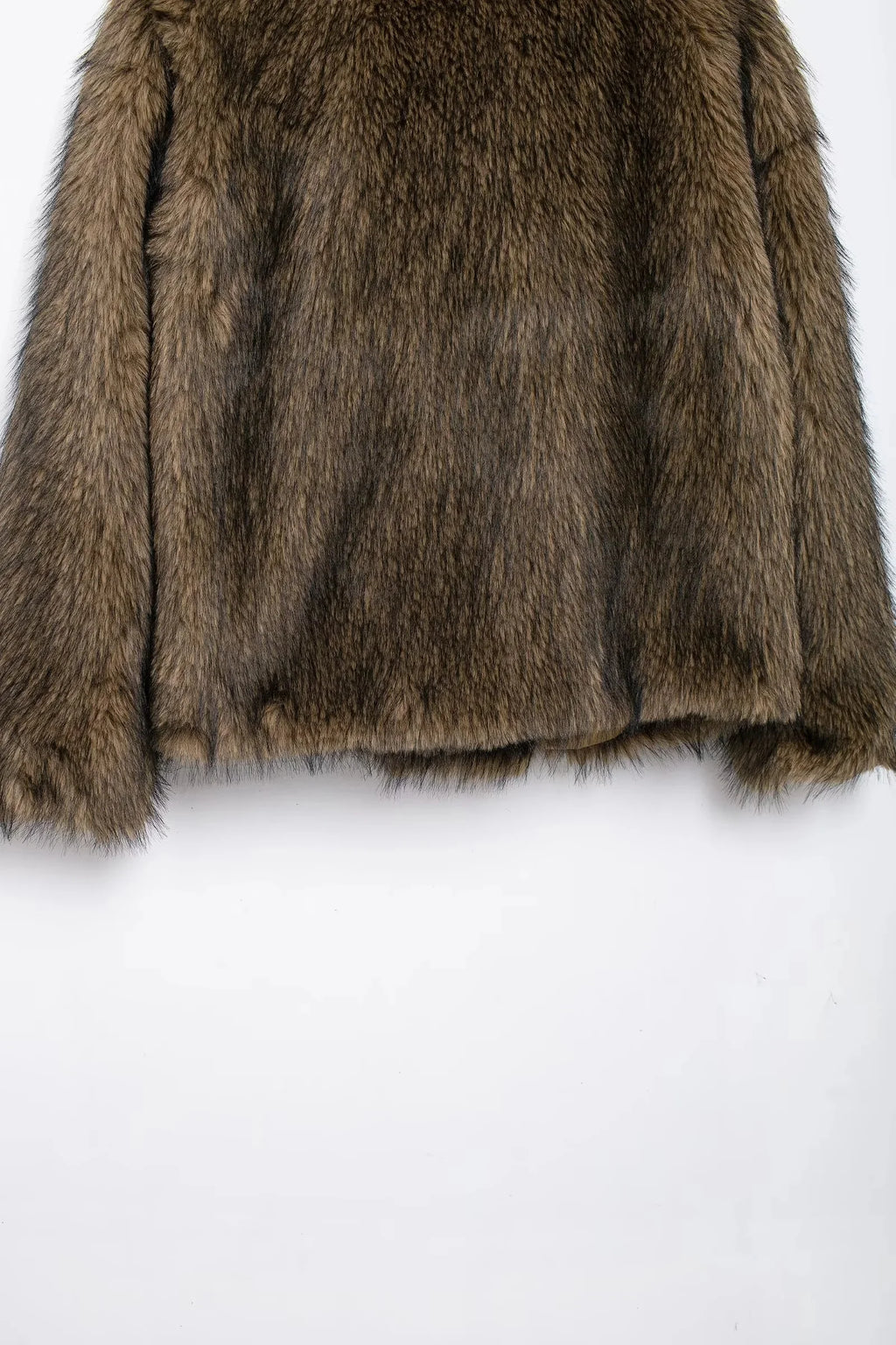 Women's Oversized Faux Fur Jacket – Single-Breasted Elegant Warm Coat