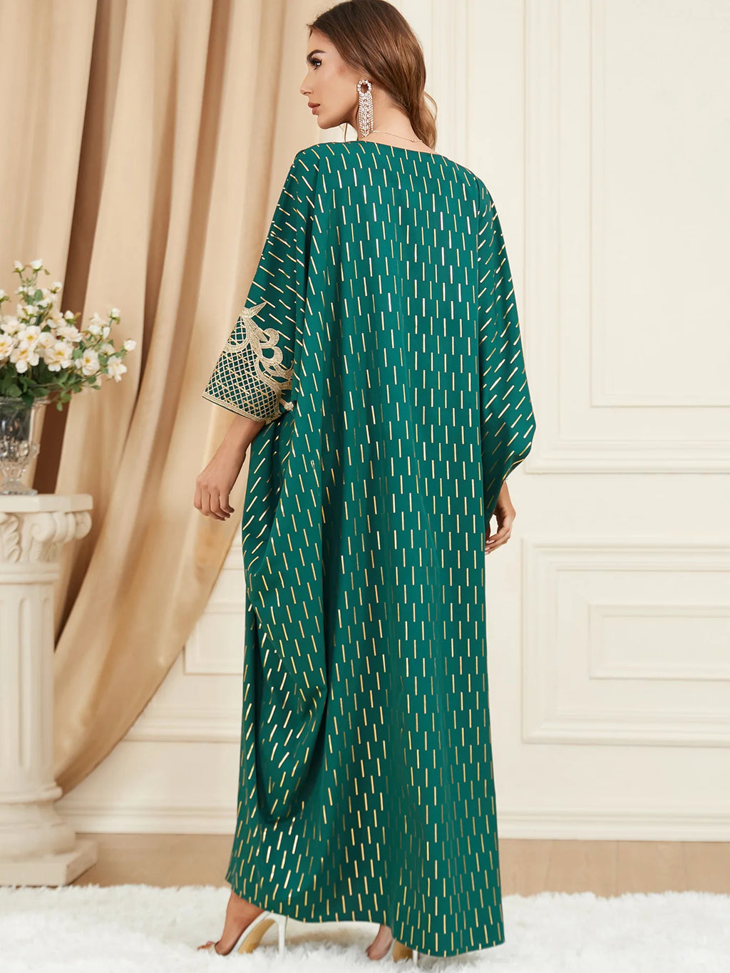 Muslim Abaya Bat Sleeve V-Neck Tassel Evening Dress — Loose Elegant Dubai Maxi Robe