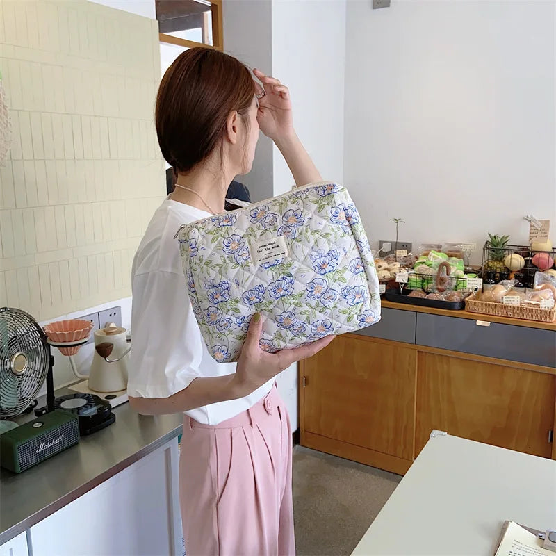 Large Capacity Cosmetic Clutch Bag – Women's Travel Makeup Storage Bag with Zipper