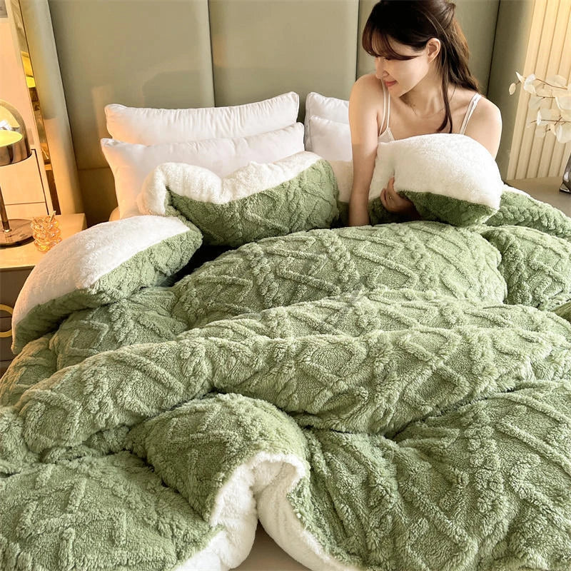 Thick Plush Bed Blanket – Faux Lamb Fleece Winter Comfort