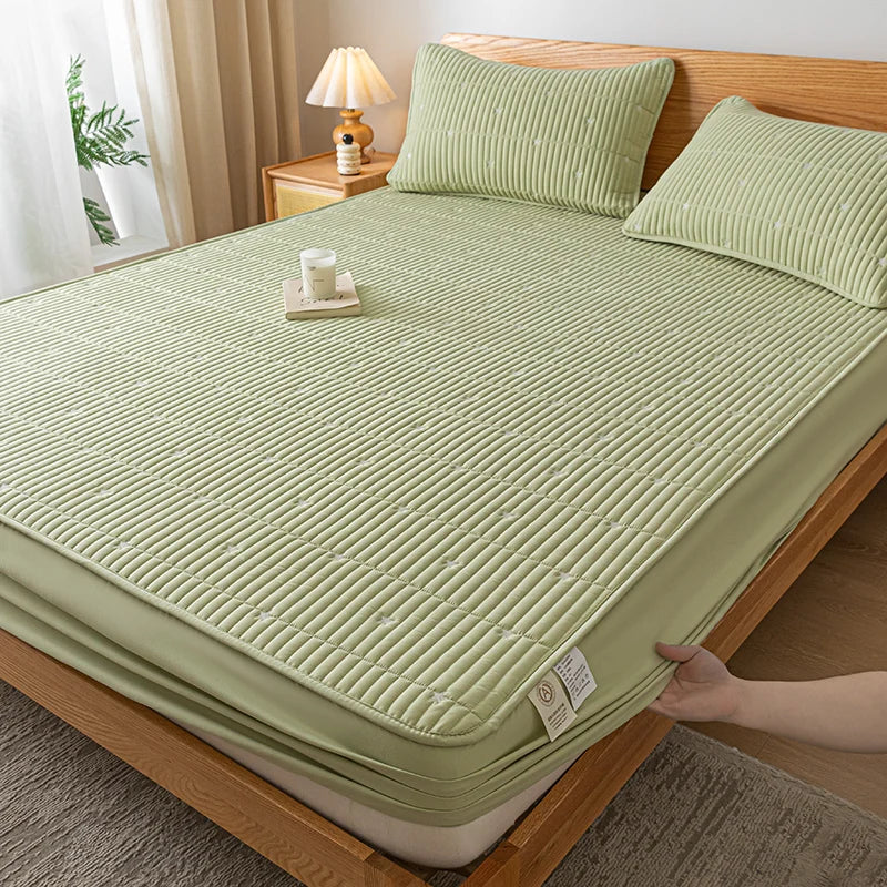 Waterproof Thickened Mattress Pad Protector – Embroidered Breathable Fitted Bed Cover, 140–180x200cm