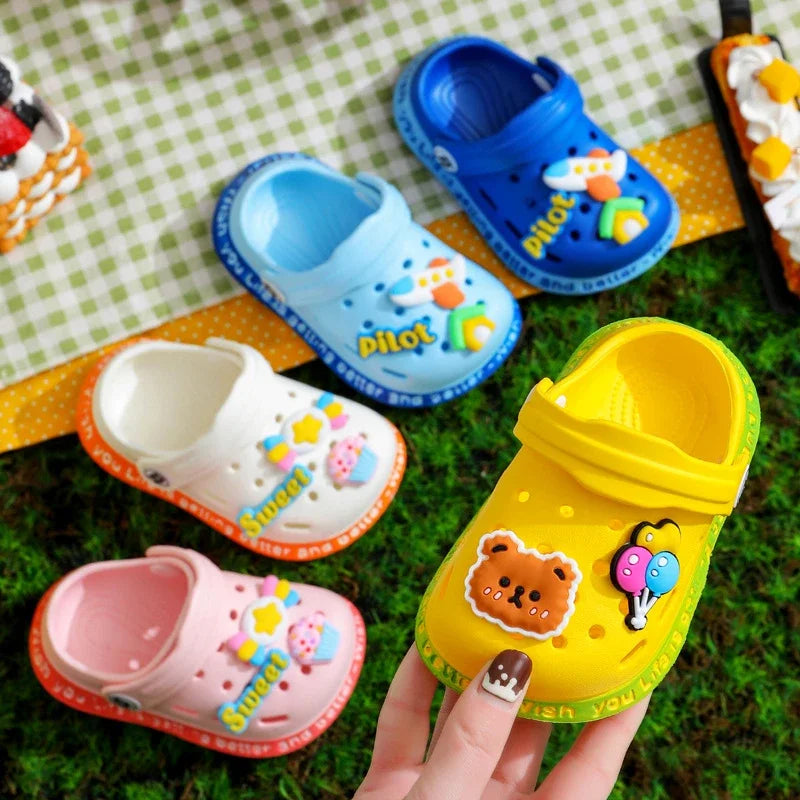 Kids' Fun Print Flat Sandals – Soft Sole Garden Clogs for Boys & Girls