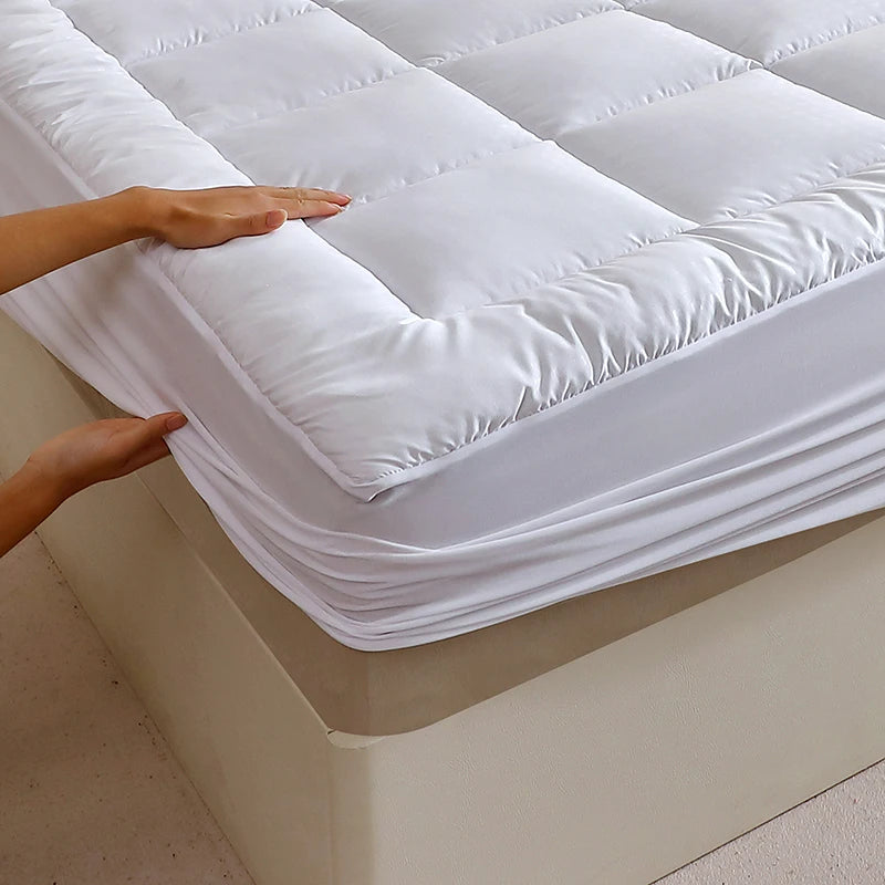 360GSM Quilted Mattress Topper & Protector Cover – Anti-Pull, 15–17" Deep Pocket, Twin to King, 2 Colors