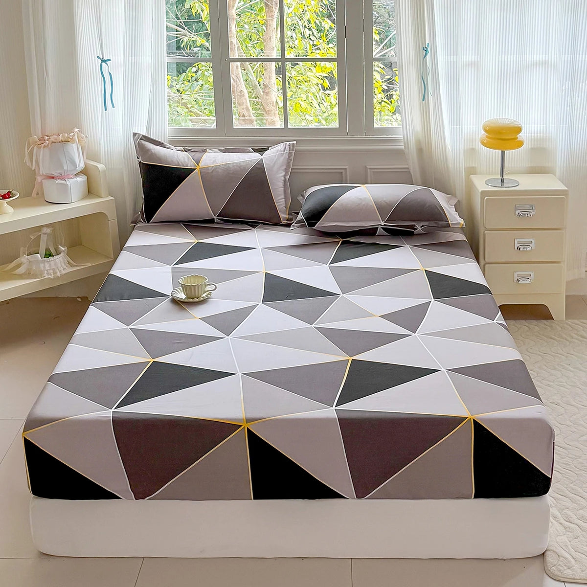 Bonenjoy Carrot Pattern Fitted Sheet – Elastic Mattress Cover, Twin to King, Adults & Kids