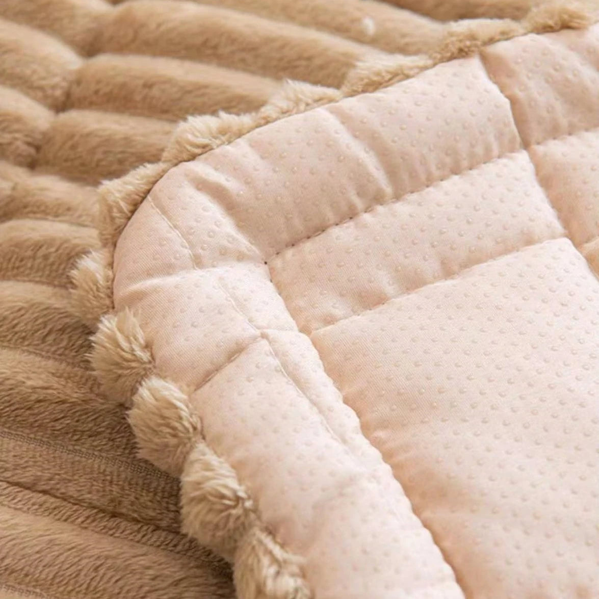 Quilted Stripe Flannel Sofa Pad – Thickened Winter Sofa Cover, Slipcover & Multiuse Sofa Towel