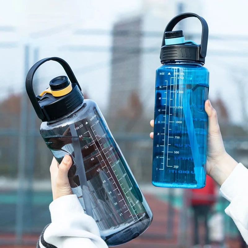 LUSQI 1.5L/2L/3L Large Capacity Motivational Water Bottle with Straw, Time Stamp & Carry Rope – BPA-Free, Leakproof