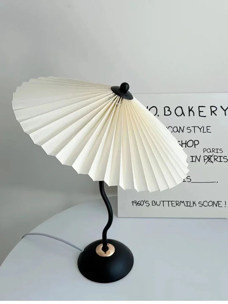 Retro LED Table Lamp – White Shade & Black Base