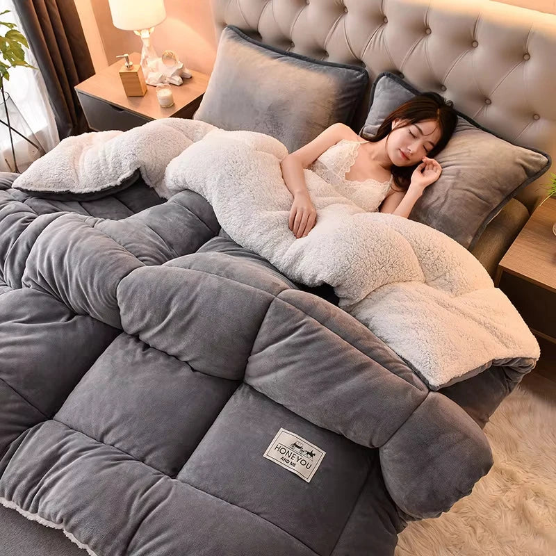 Double-Sided Lamb Fleece Winter Comforter – Thickened Velvet Warm Quilt, 5 Colors & 7 Fill Weights