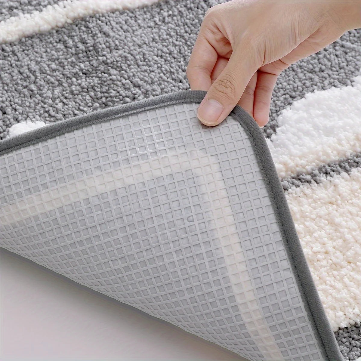 Non-Slip Knit Bath Rug – Water Absorbent Machine Washable Polyester Bath Mat