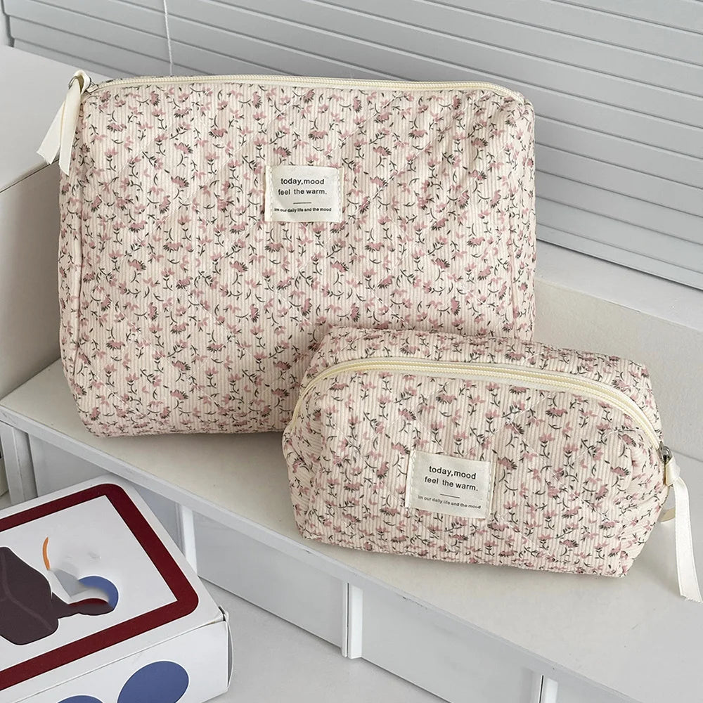 Vintage Floral Quilted Cosmetic Bag – Large Capacity Travel Makeup Organizer & Handbag Gift