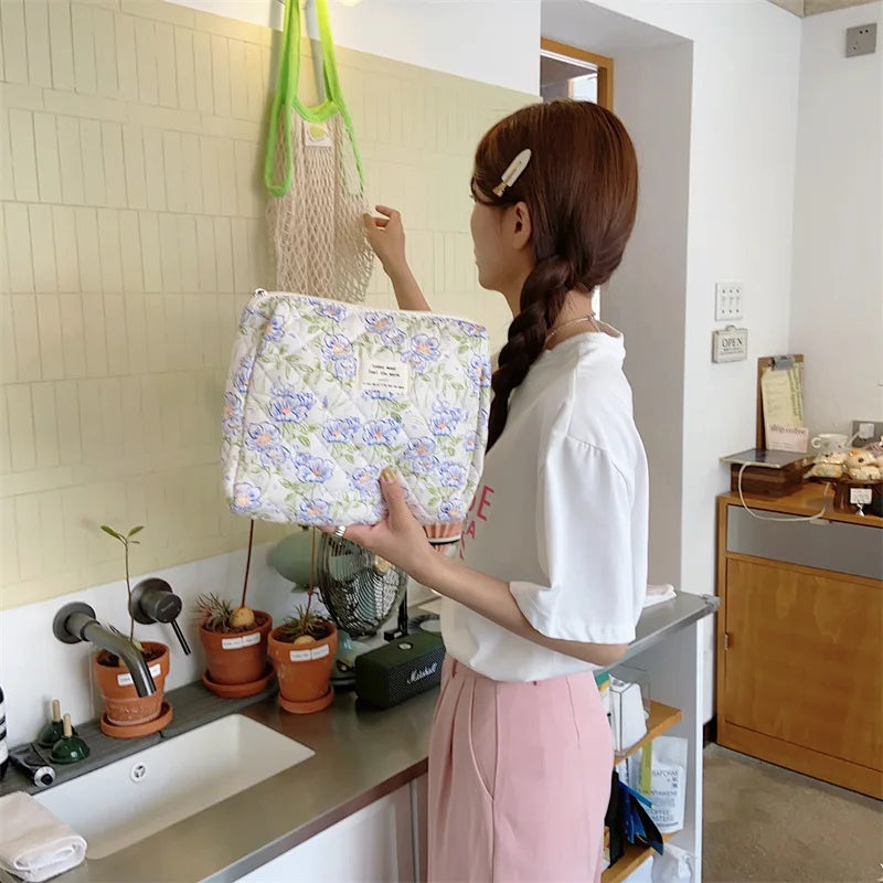 Large Capacity Cosmetic Clutch Bag – Women's Travel Makeup Storage Bag with Zipper