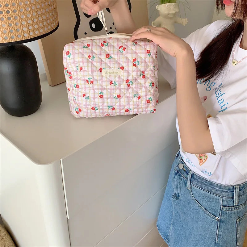 Large Capacity Cosmetic Clutch Bag – Women's Travel Makeup Storage Bag with Zipper