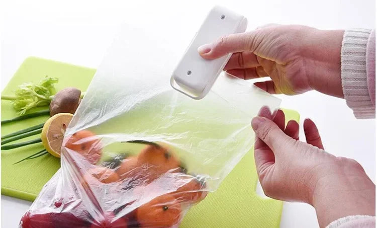 Keep Food Fresh Longer — Mini Portable Heat Bag Sealing Machine | Airtight Seal, Thermal Plastic Food Bag Closure, Battery Powered