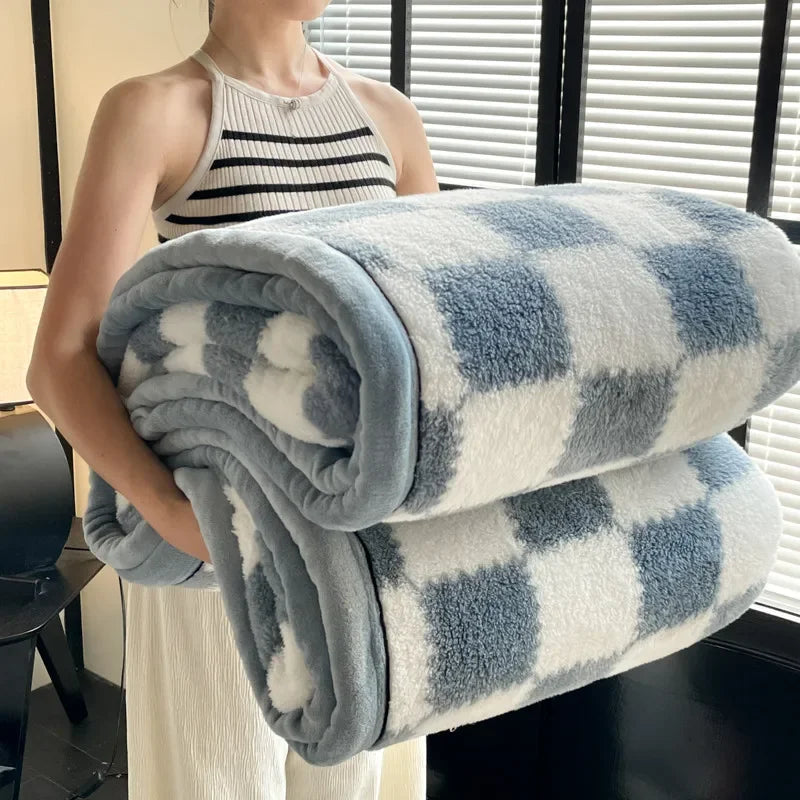 Thick Plaid Coral Fleece Blanket – Soft Warm Bed & Sofa Blanket, Home & Office, Winter