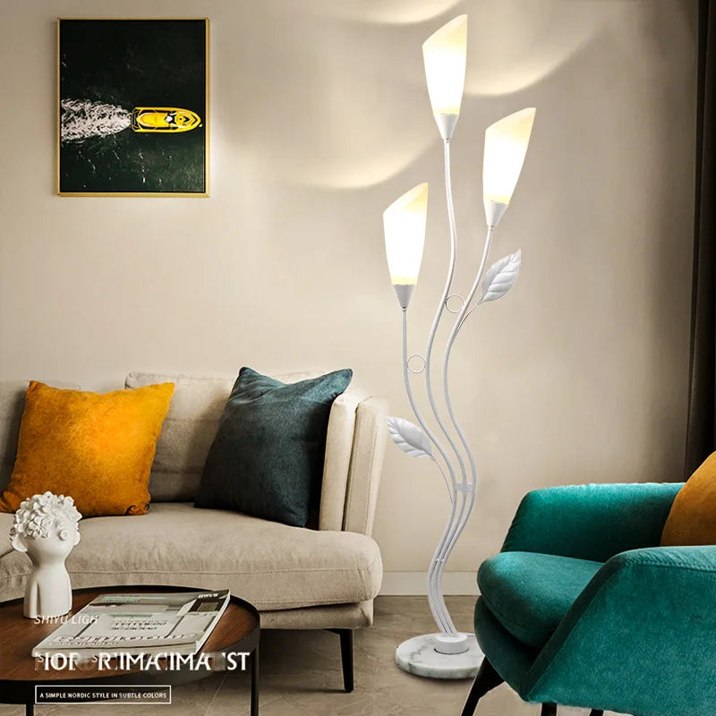 Modern Floor Lamp – Black or White Tricolor