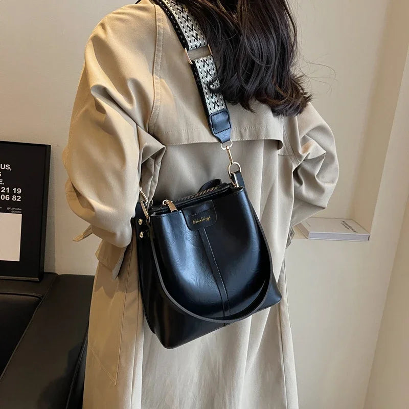Vintage TPU Bucket Crossbody Bag – Designer Shoulder Handbag for Women