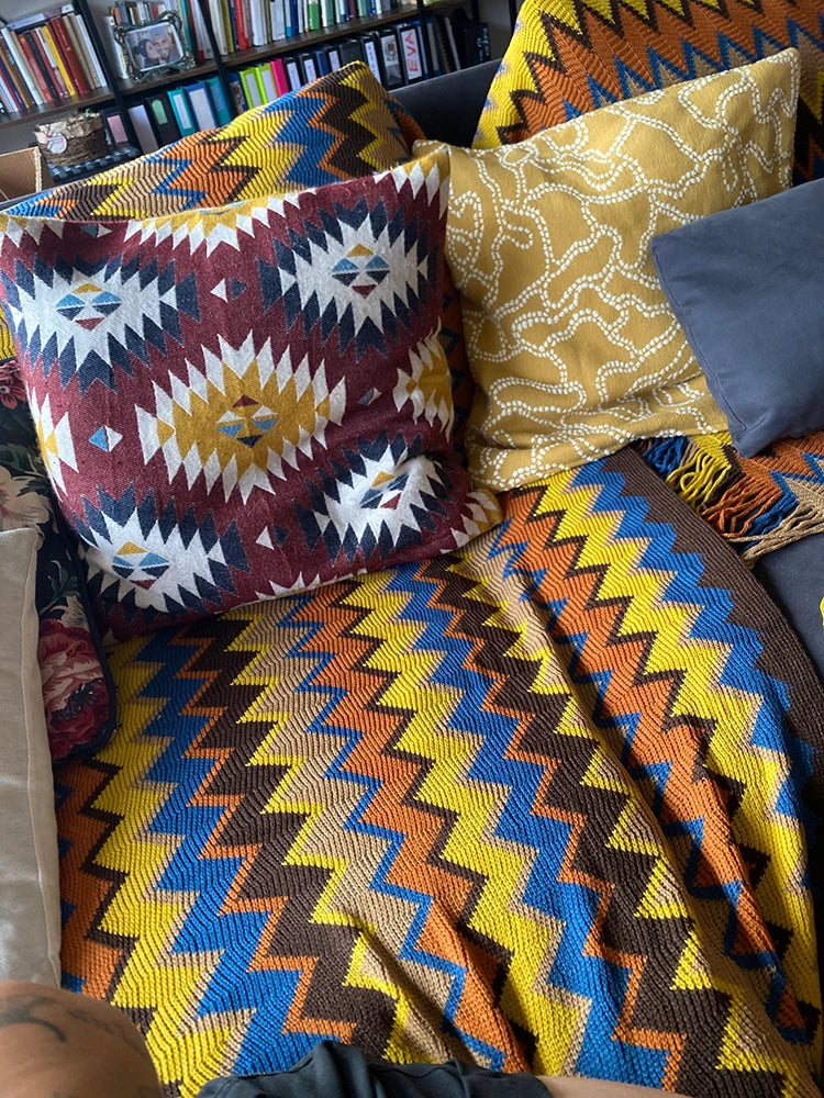 Boho Aztec Throw Blanket – Woven Plaid Sofa Cover, Wall Tapestry & Bed Blanket