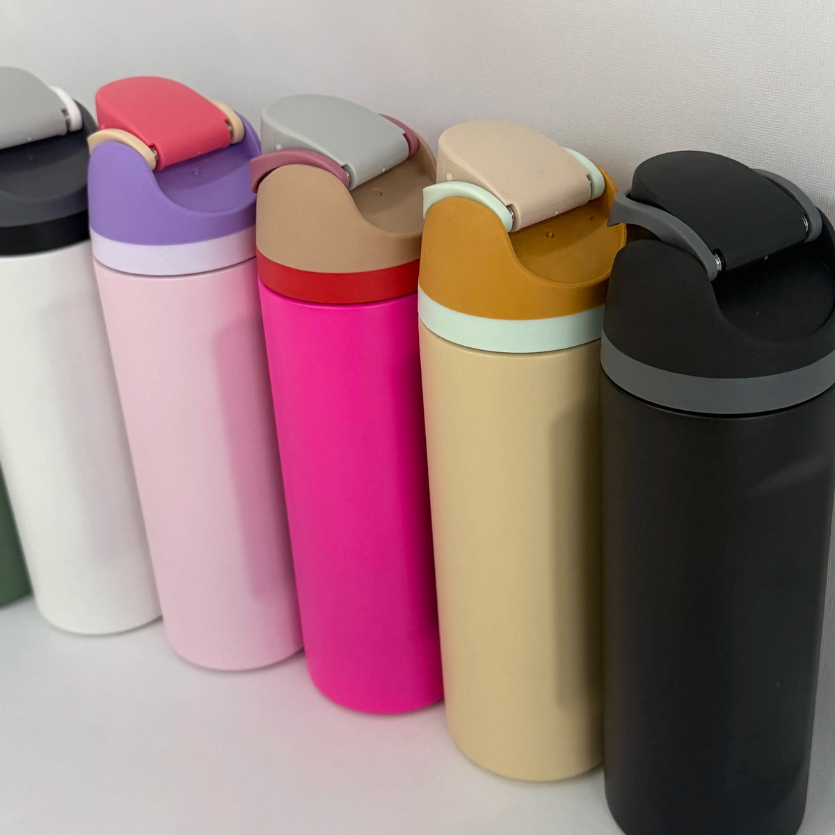 24oz Insulated Stainless Steel Sports Tumbler – Leak-Proof, BPA-Free Travel Cup with Silicone Base