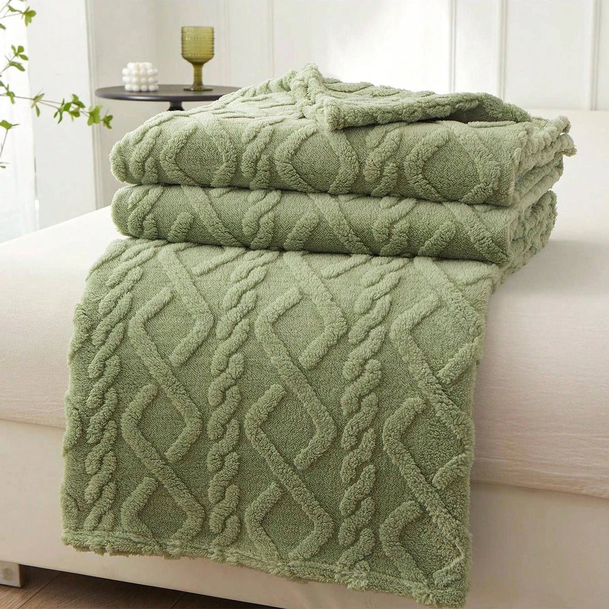 Single-Layer Coral Fleece Blanket – Lightweight Multi-Purpose Bed Cover, Sofa Cover & Nap Blanket