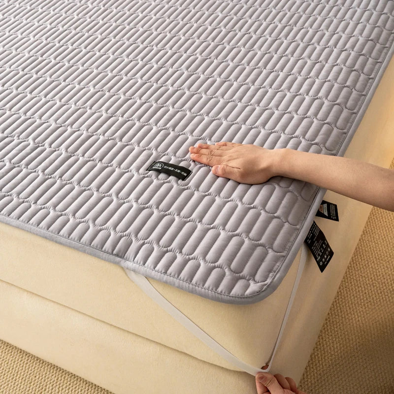 Waterproof Antimicrobial Mattress Protector – Hypoallergenic, Noiseless, Elastic Straps, Thin Cover