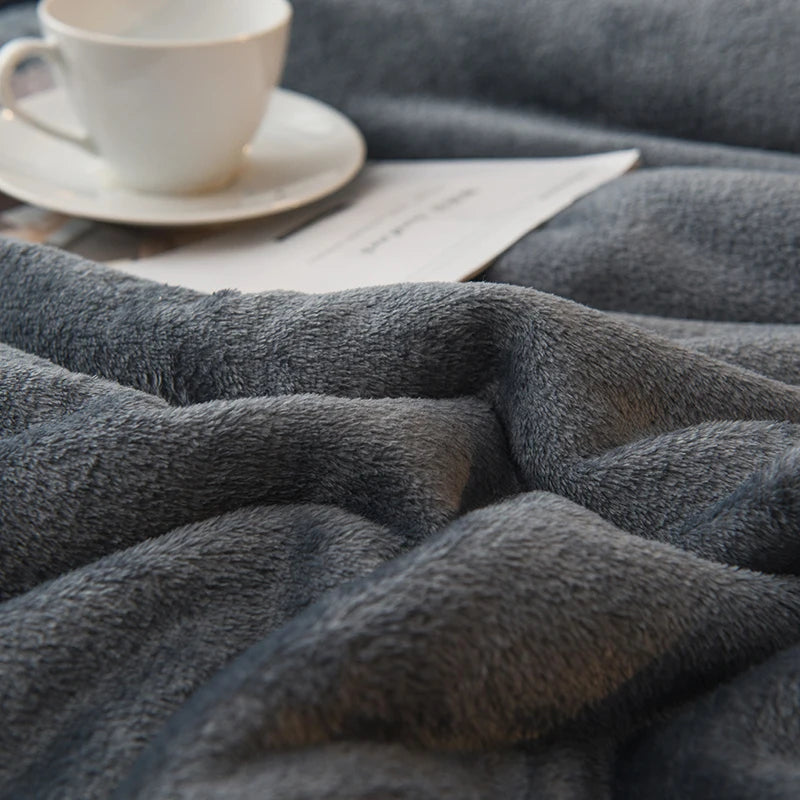 Wool Throw Blanket – Double-Sided Warm Winter Bed Blanket & Sofa Cover, Camping & Queen
