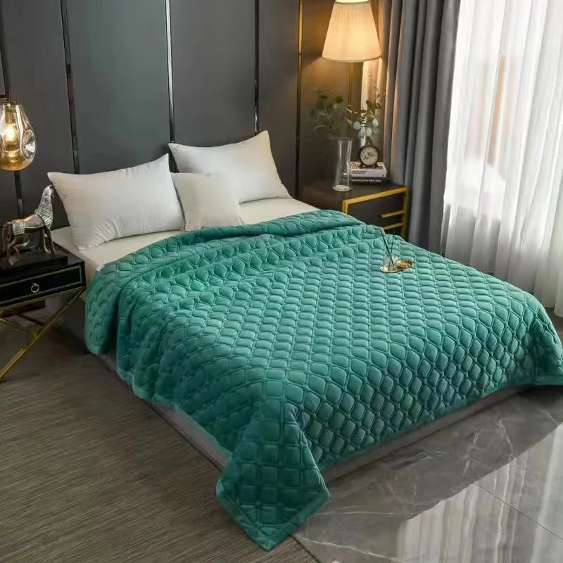 Velvet Quilted Bed Cover Blanket – Solid Color Anti-Slip Bedspread, King & Queen, 270x230cm