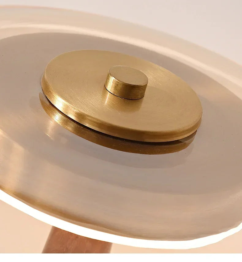 Retro Glass Table Lamp – Sculpted Wood-Look Base