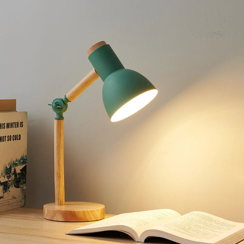 Wooden Desk Lamp – Nordic-Style Adjustable Head