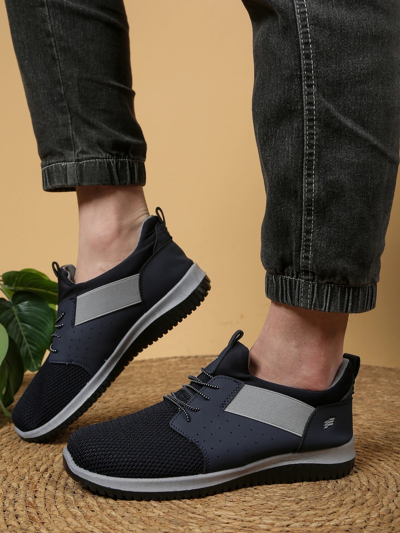 Men's Low-Top Fashion Sports Shoes — Walking & Running