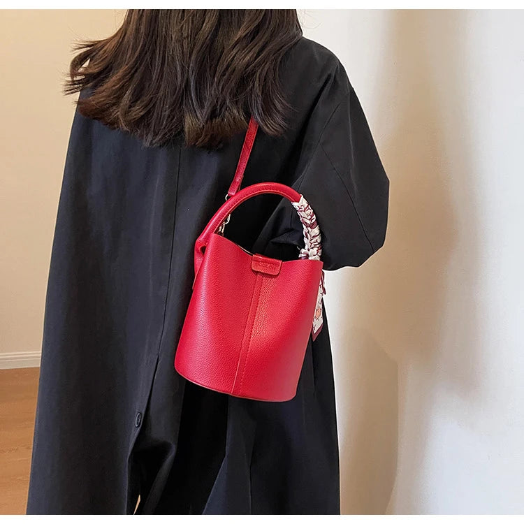 Fashion Simple PU Leather Bucket Shoulder Bag – Luxury Commuter Handbag for Women