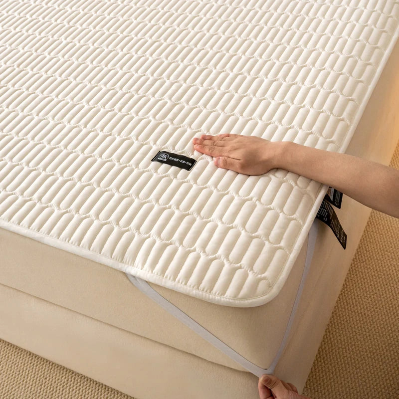 Waterproof Antimicrobial Mattress Protector – Hypoallergenic, Noiseless, Elastic Straps, Thin Cover