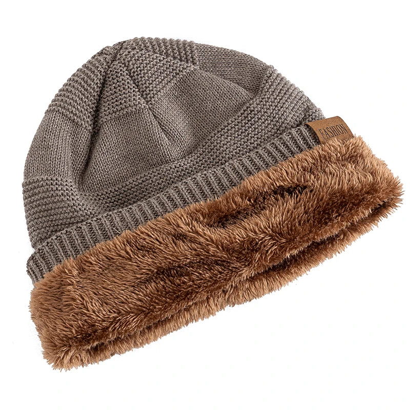 Unisex Slouchy Fur Lined Winter Beanie Hat — Warm Label Decor Knitted Cap for Men & Women