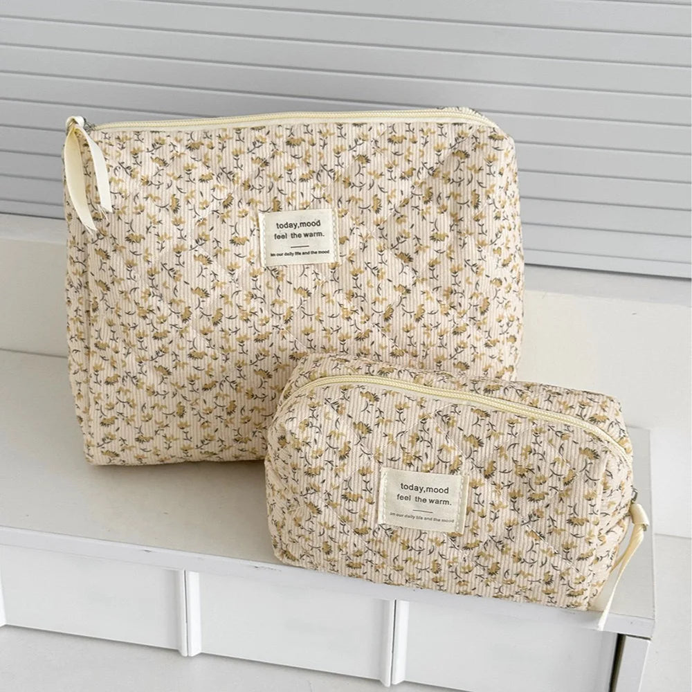 Vintage Floral Quilted Cosmetic Bag – Large Capacity Travel Makeup Organizer & Handbag Gift