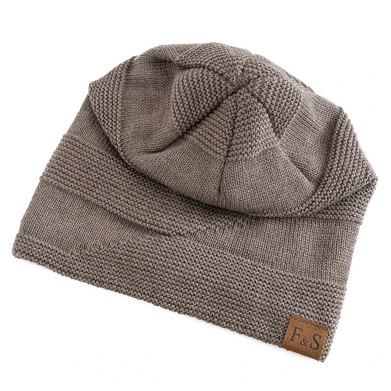 Unisex Slouchy Fur Lined Winter Beanie Hat — Warm Label Decor Knitted Cap for Men & Women