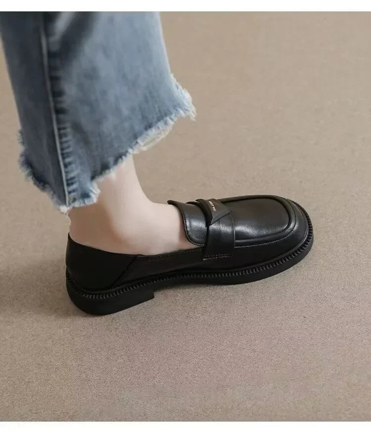 Women's Flat British Casual Leather Shoes — Black