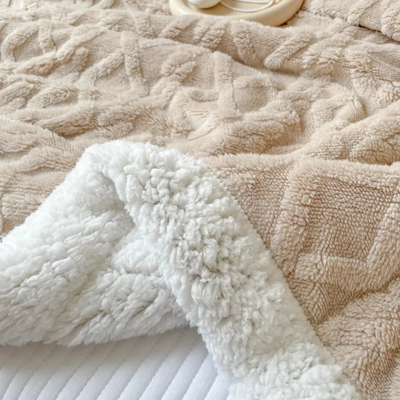 Double-Layer Fleece Blanket – Plush Sofa & Bed Comfort