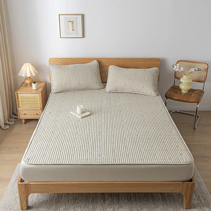 Waterproof Thickened Mattress Pad Protector – Embroidered Breathable Fitted Bed Cover, 140–180x200cm