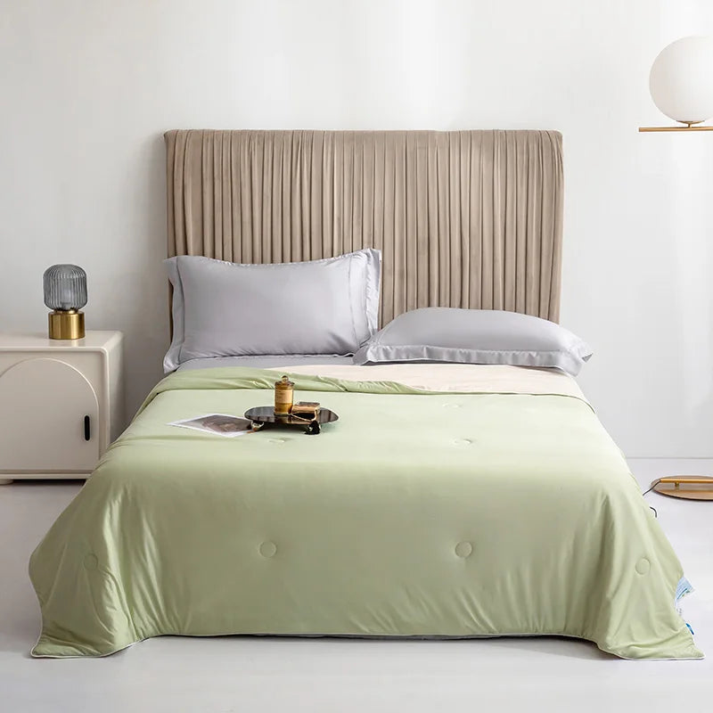 Ice Silk Cooling Blanket – Lightweight Smooth Summer Comforter, Twin & King, Air Condition Quilt