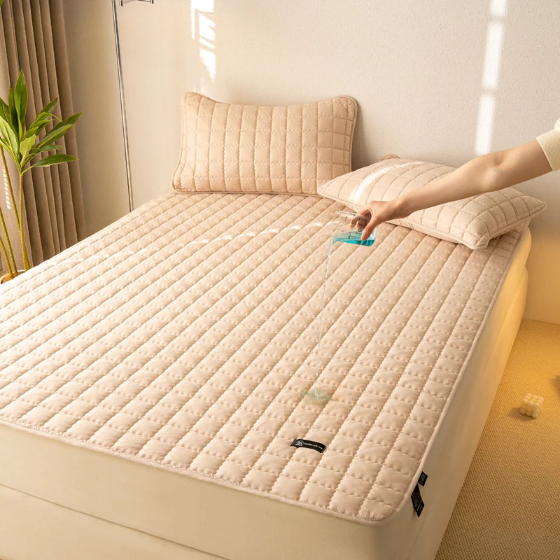 Waterproof Antimicrobial Mattress Protector – Hypoallergenic, Noiseless, Elastic Straps, Thin Cover