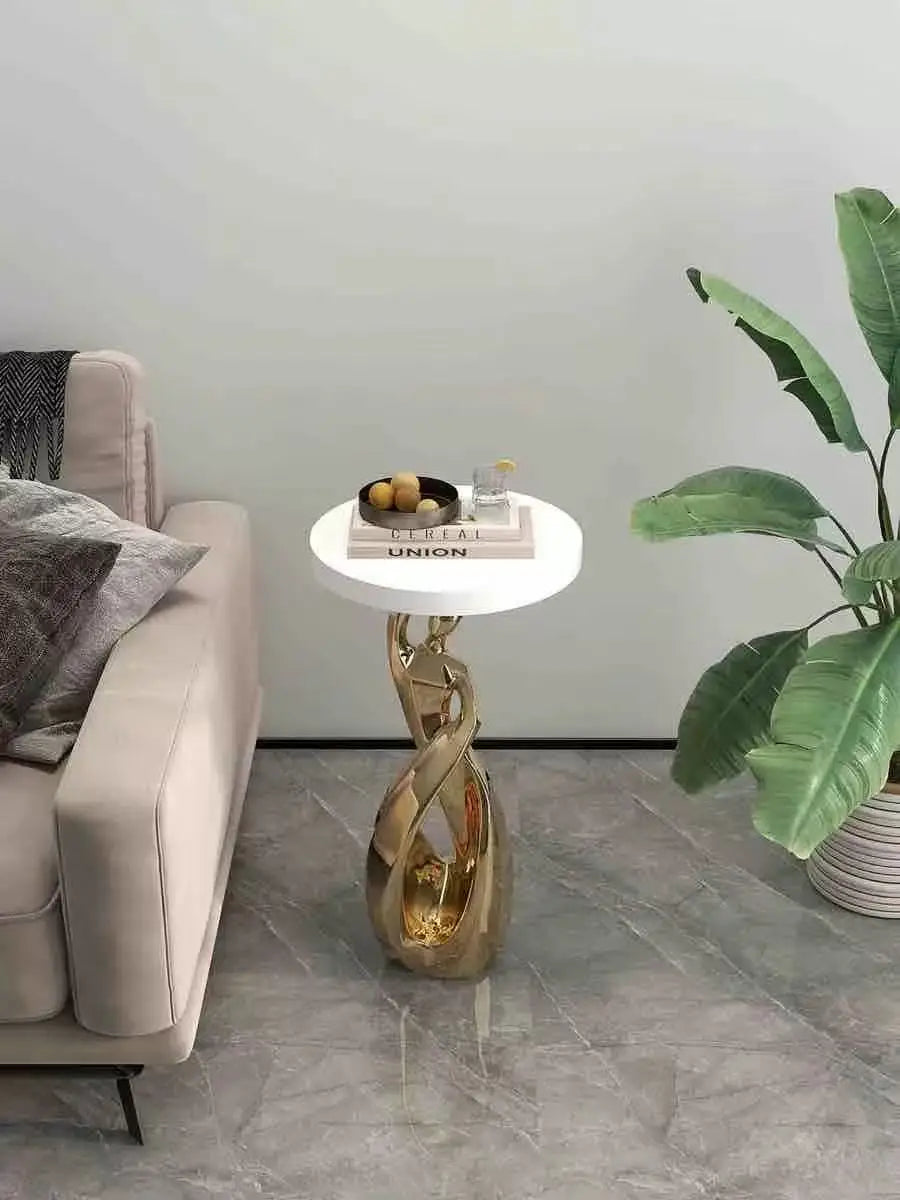 Sculptural Floor Lamp – 82 cm Black or Black-Gold