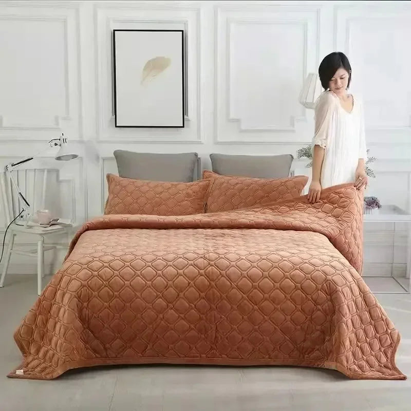 Super Soft Flannel Bedspread | Geometric Quilted Design, Winter Warm Flat Sheet Blanket Cover, Twin to King