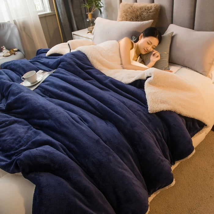 Wool Throw Blanket – Double-Sided Warm Winter Bed Blanket & Sofa Cover, Camping & Queen